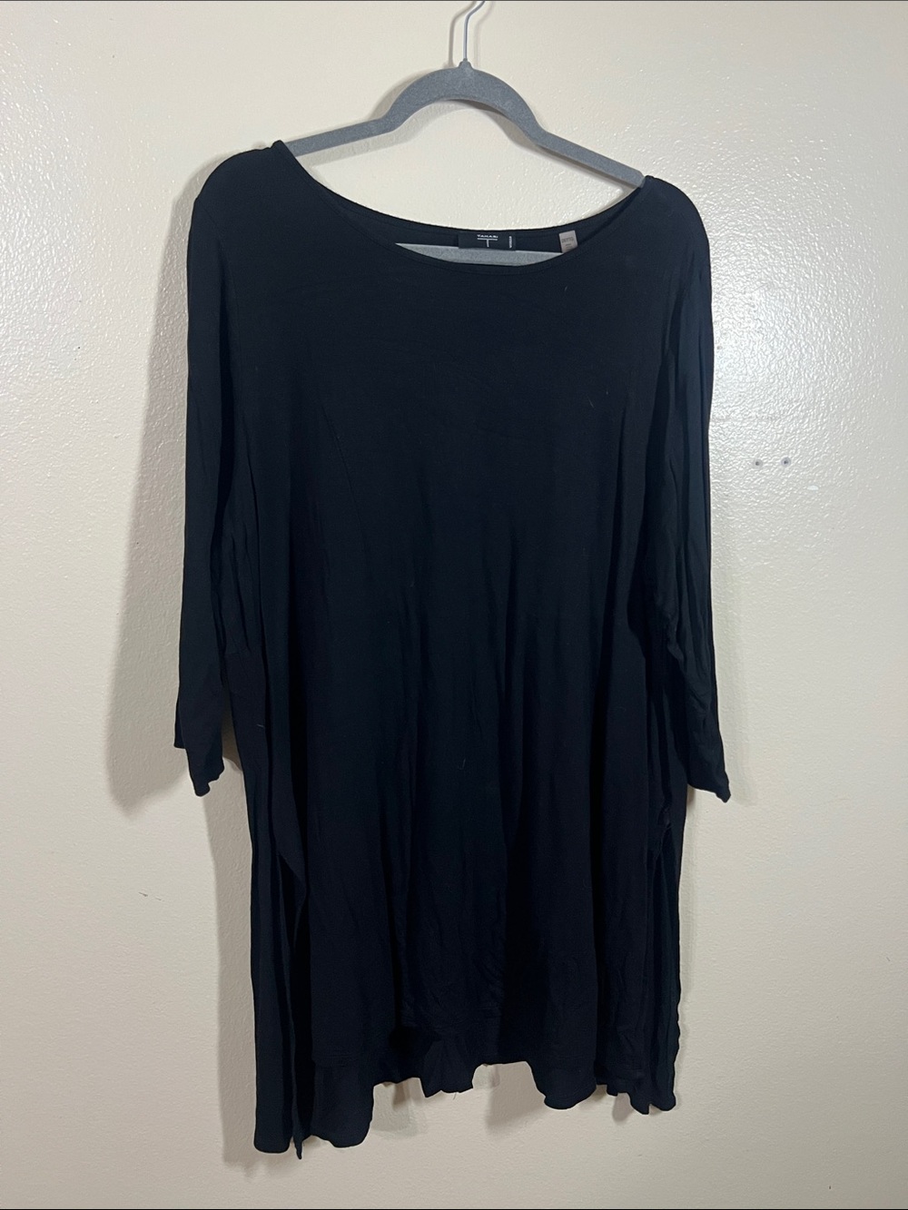 Tahari Black Relaxed Scoop Neck Tunic